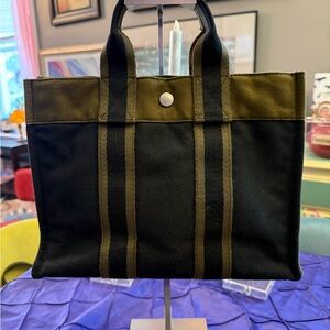 Hermès Fourre-Tout MM Bag
Black Hermès Tote Bag Hermes Tote Hermes Bag